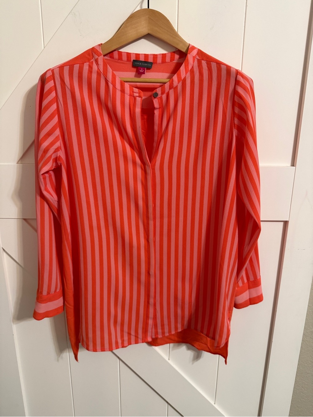 Vince Camuto Coral & Pink Vertical Stripe Band-Collar Blouse Women’s Small vacay
